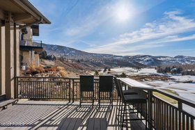 52_Deck-Area_1800x1200_4205609