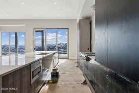 18_Kitchen_960x640_4206494