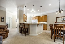 008_4378_willow_creek_drive007_645